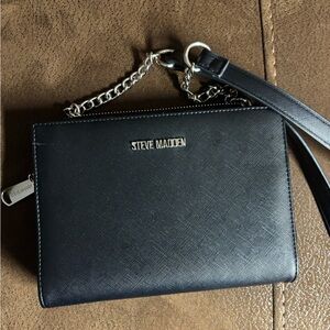 Steve Madden Black Chain Strap crossbody